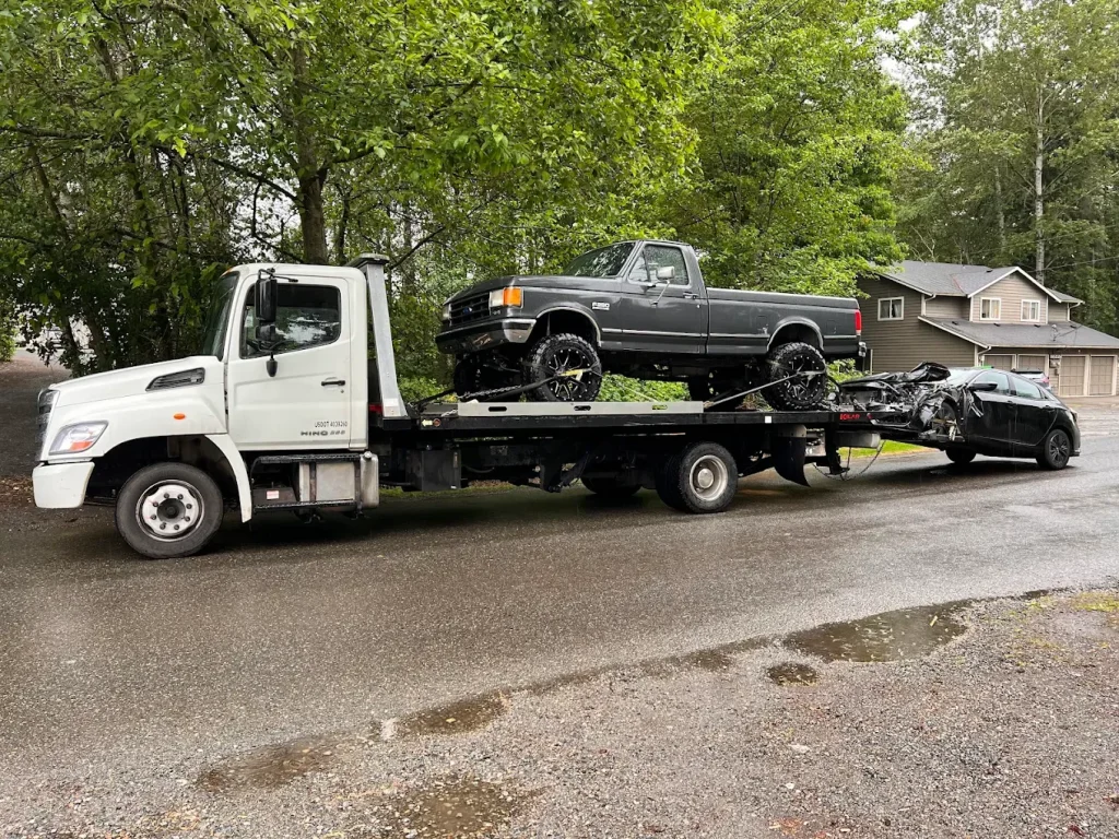 Artems Towing tow truck - 24/7 towing in Auburn, WA
