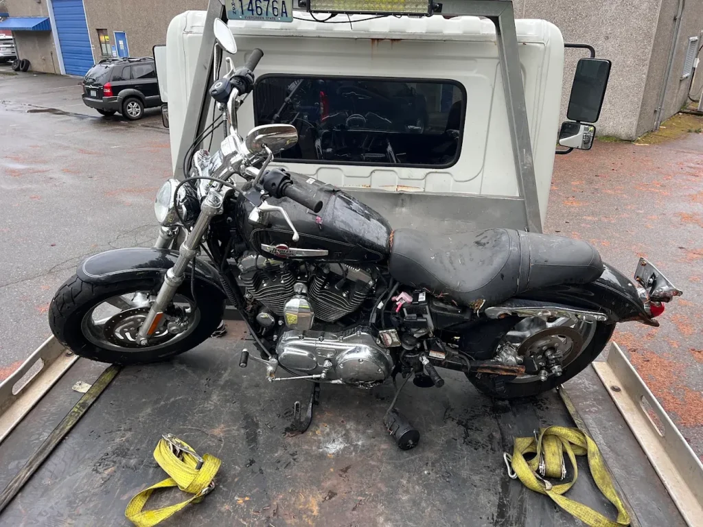 Artems Towing tow truck - 24/7 towing in Auburn, WA