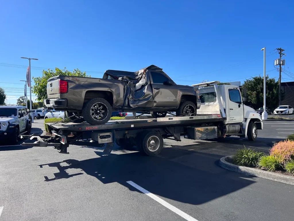 Artems Towing tow truck - 24/7 towing in Auburn, WA