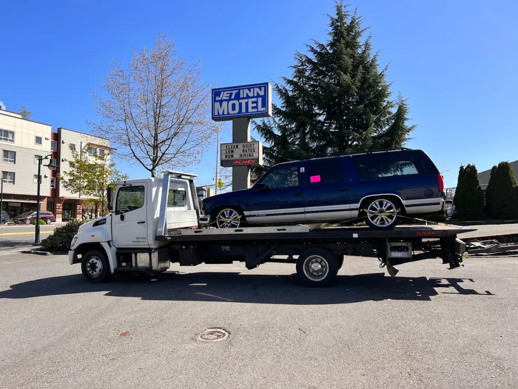 Artems Towing tow truck - 24/7 towing in Auburn, WA